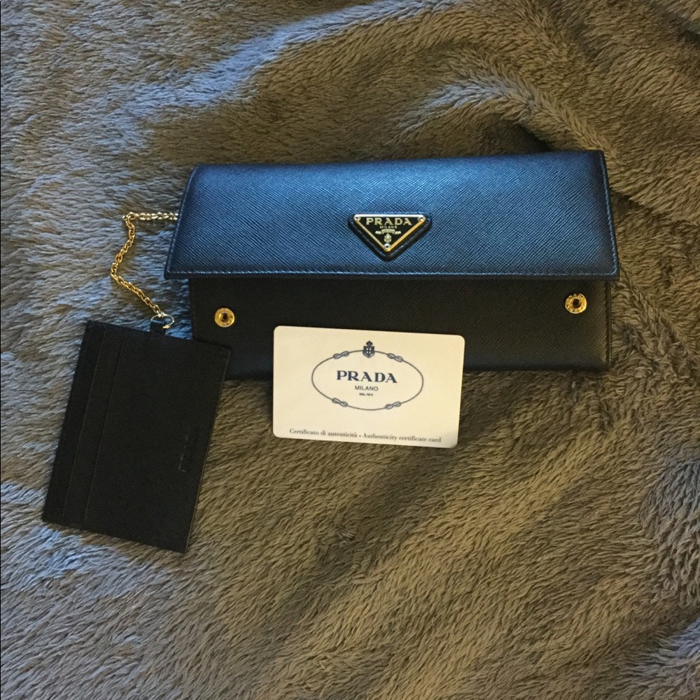 Prada saffiano wallet